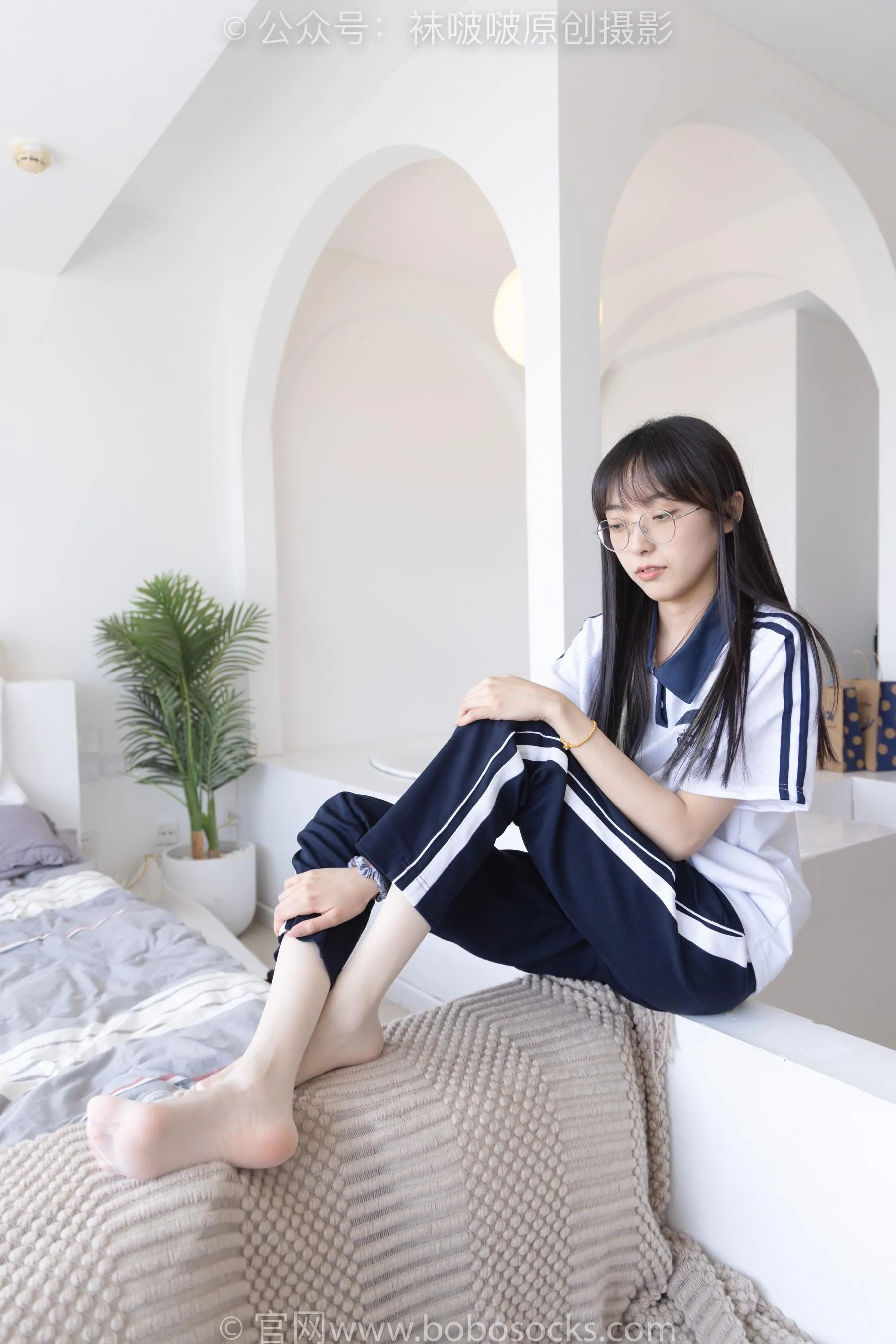 [BoBoSocks袜啵啵]NO.207 稚予-aj板鞋、白棉袜、油亮白丝、校服裤里丝[23] [53P]插图7